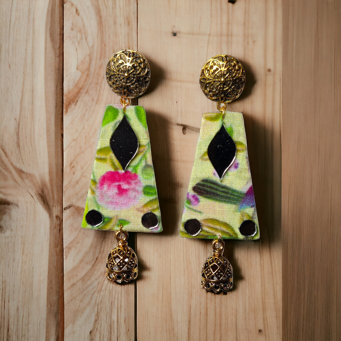 Taasha, handmade bangles, silk thread bangles, handmade earrings, handicrafts, fabric earrings
