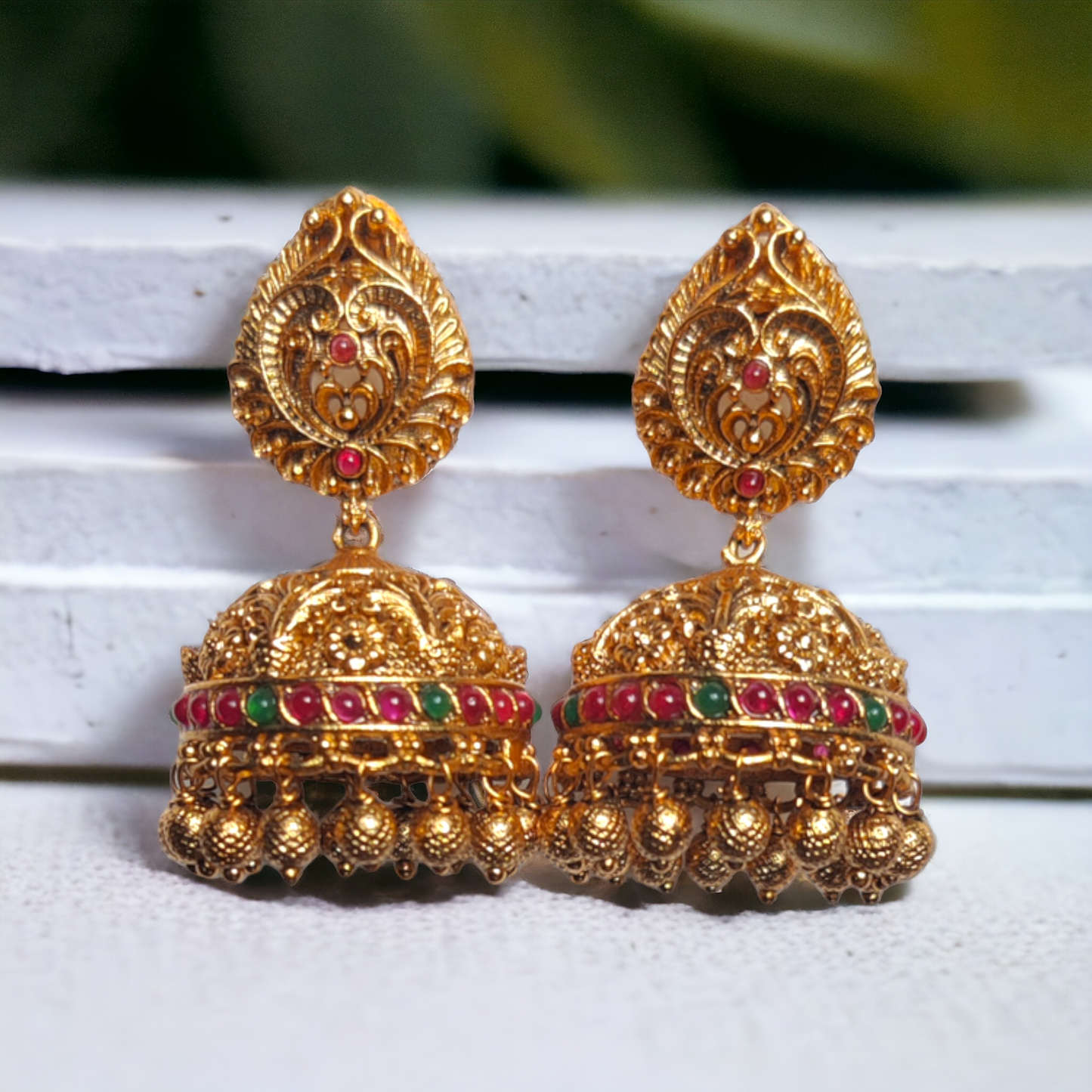 Jhumka With Red & Green Kundan