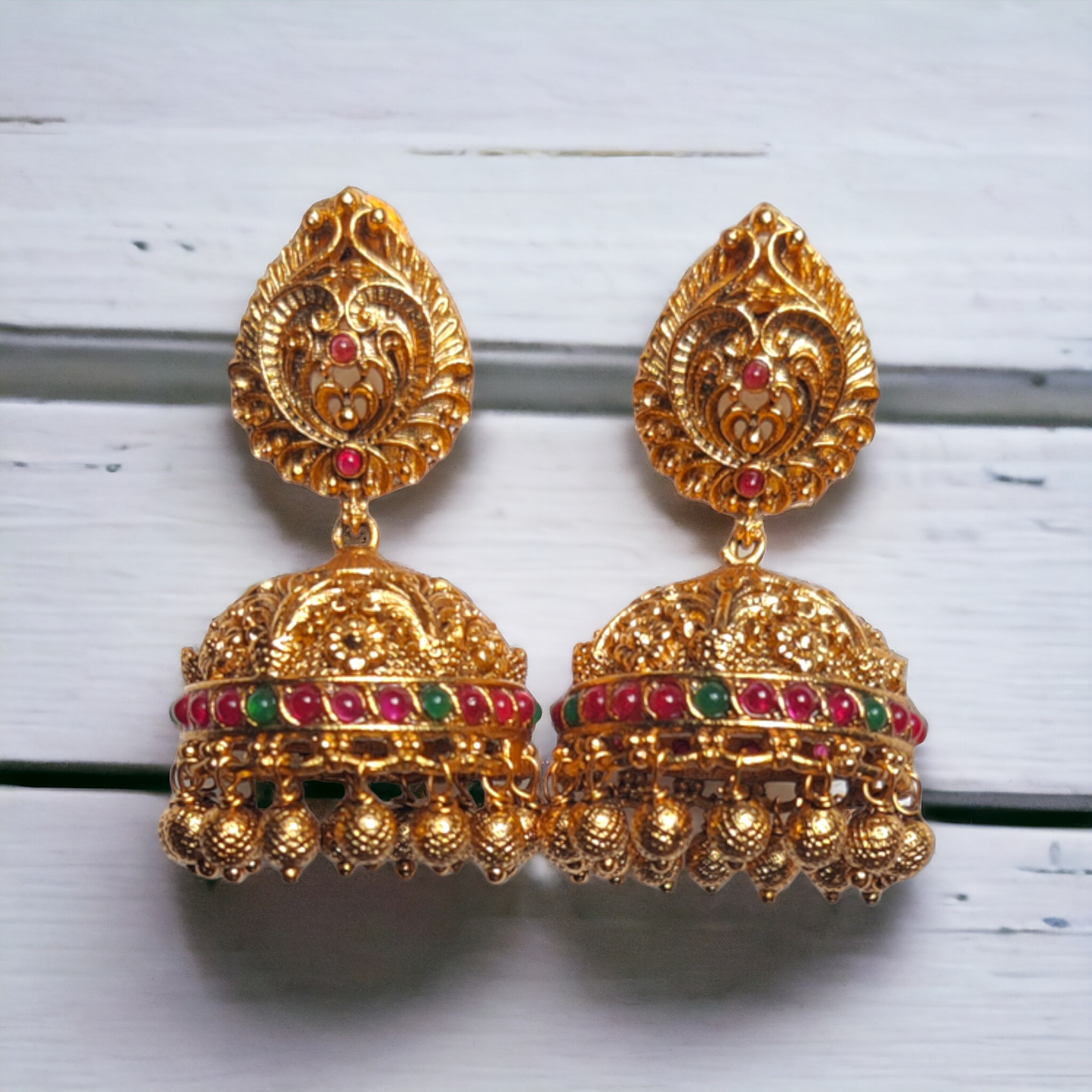 Jhumka With Red & Green Kundan