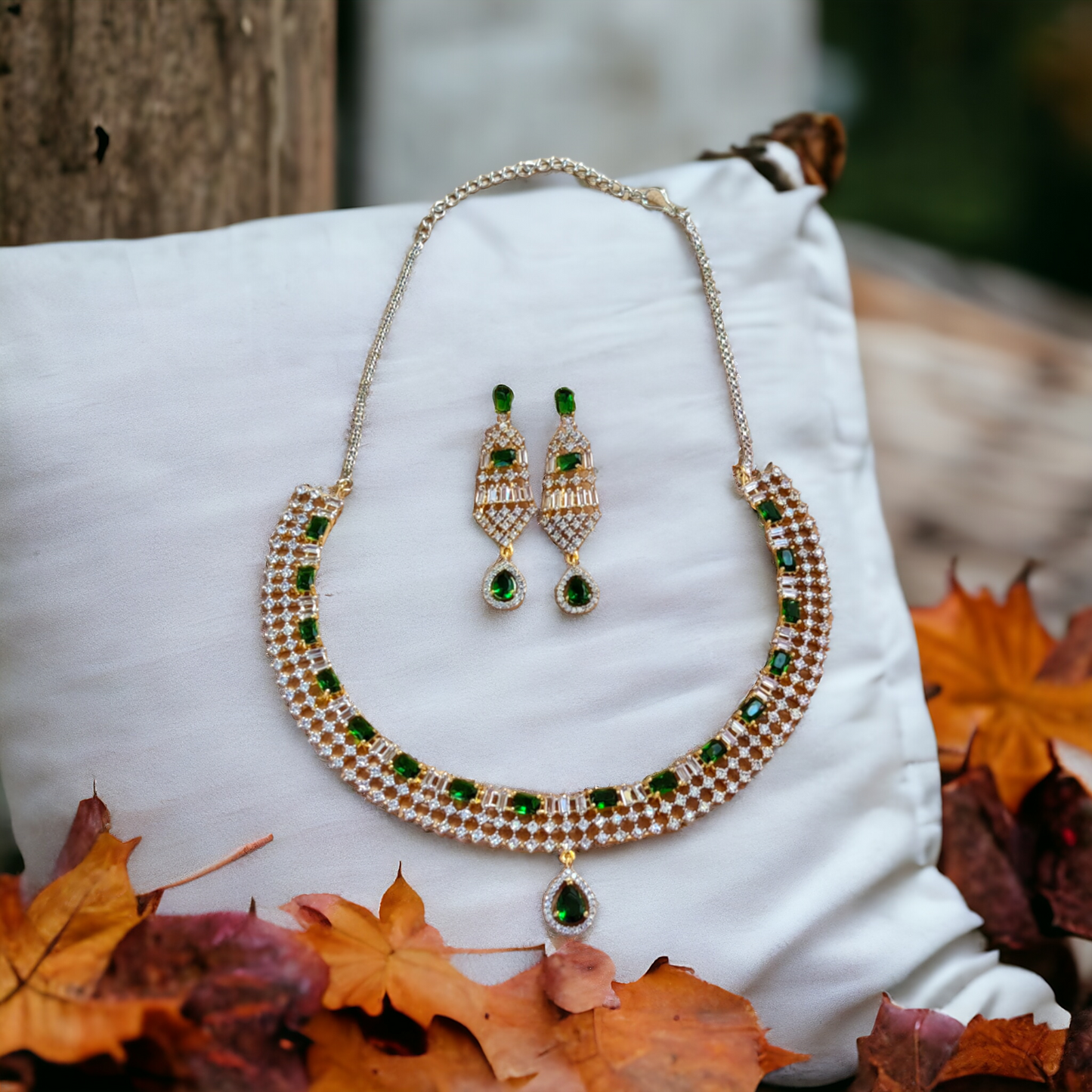 Green & White Stone Necklace Set - AD04