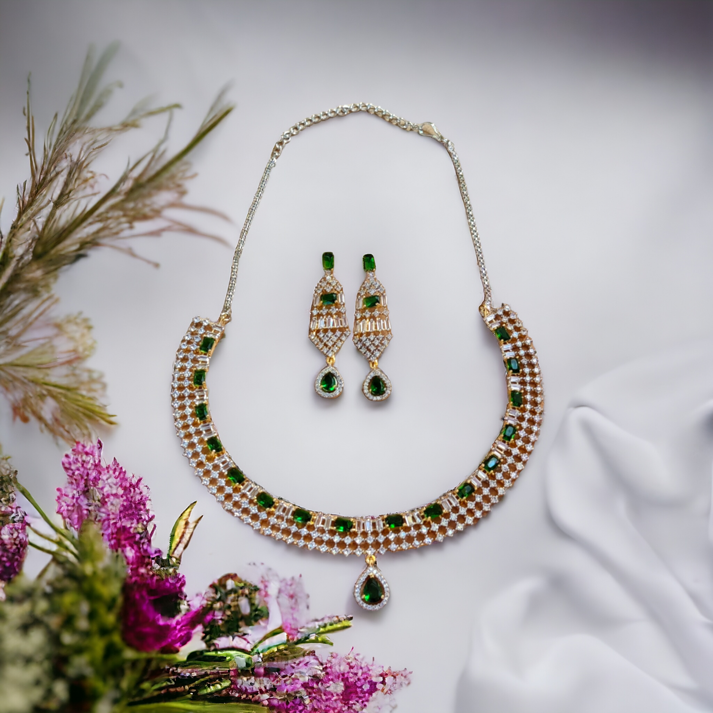 Green & White Stone Necklace Set - AD04