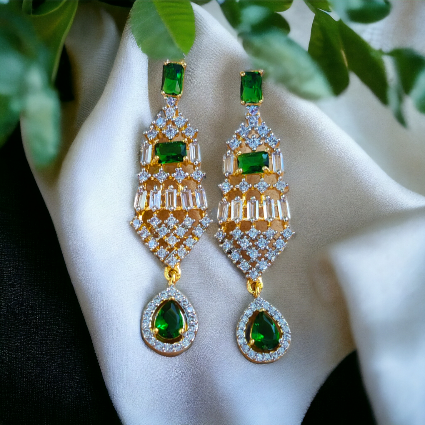 Green & White Stone Necklace Set - AD04