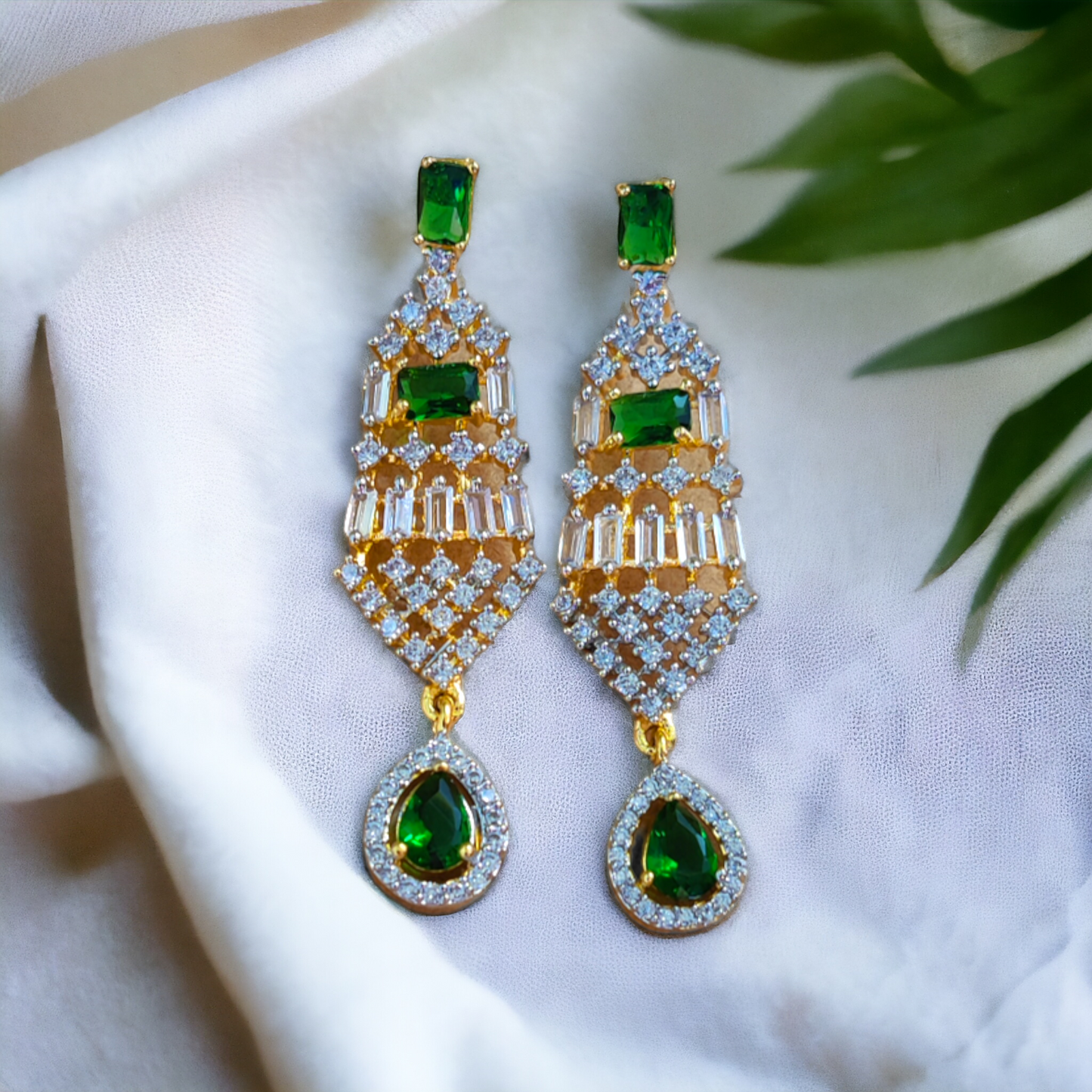 Green & White Stone Necklace Set - AD04