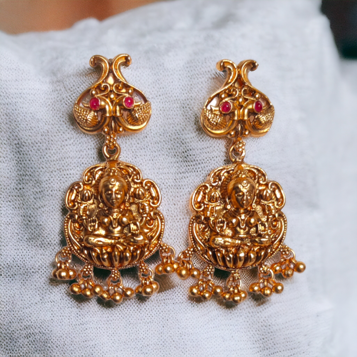 Lakshmi Necklace Set With Golden Beads - Matte Finish TS16