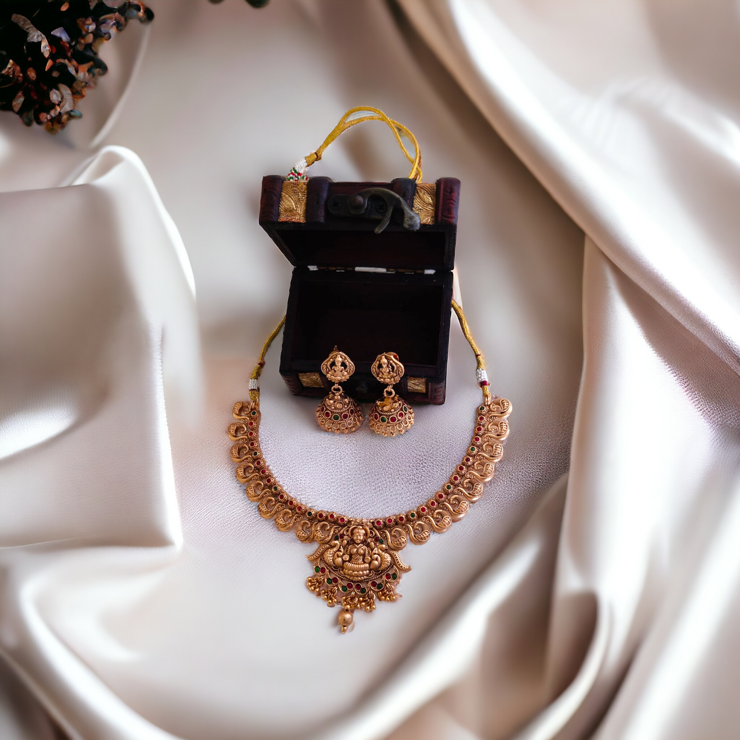 Lakshmi Necklace Set With Pink, Green Kundan - TS03