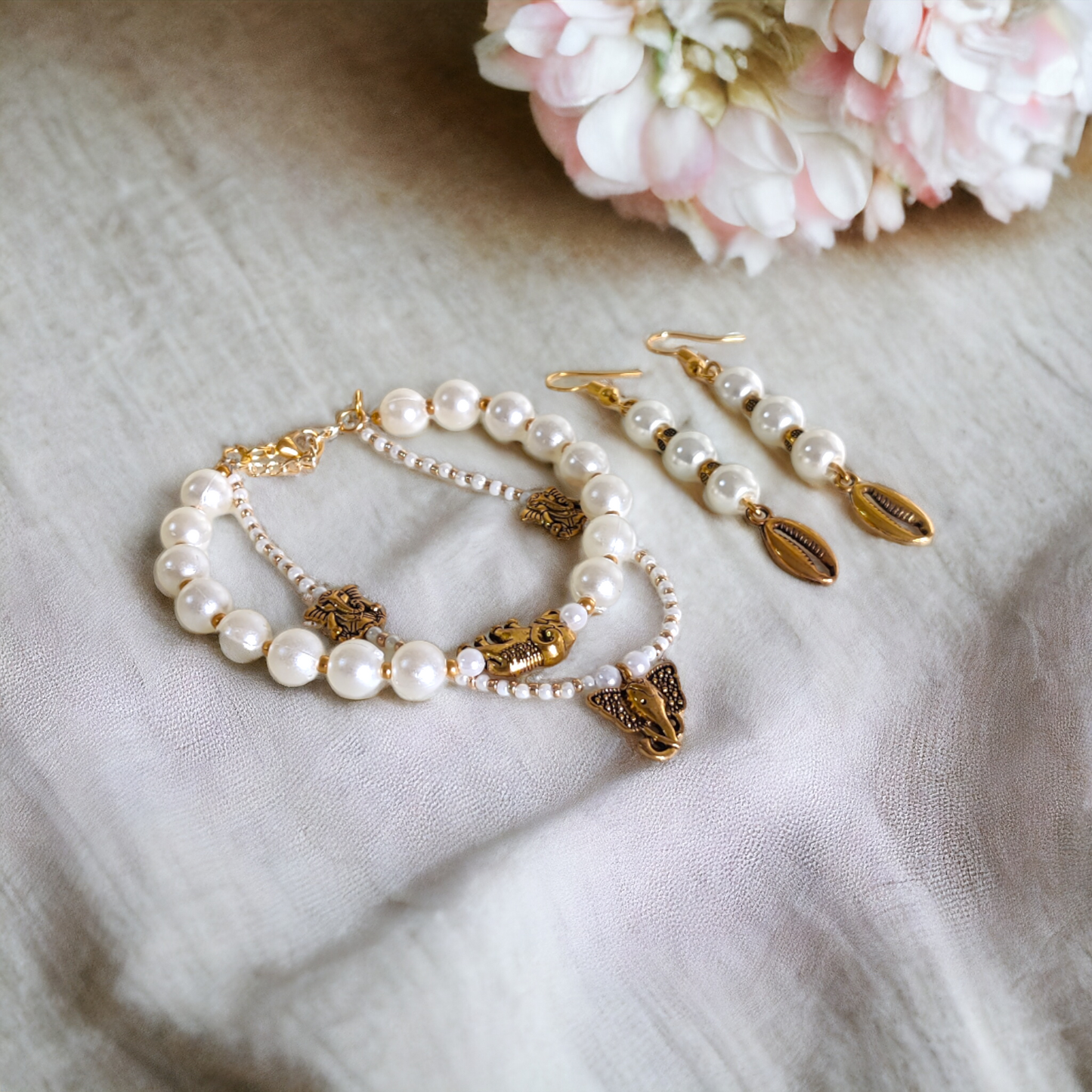 Snow White Pearl Bracelet & Earrings Set